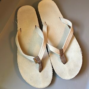 Women’s Rainbow brand canvas flip flop size 11